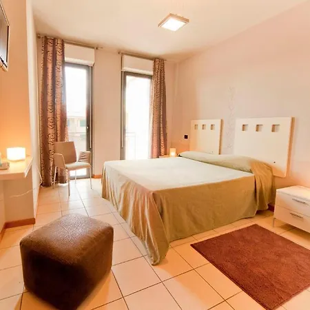 Agora Отель Каламандрана