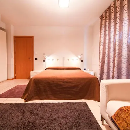 Agora Отель Каламандрана